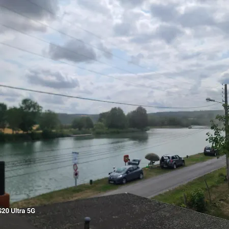 Oda ve Kahvaltı La Maison Du Bac Charly-sur-Marne