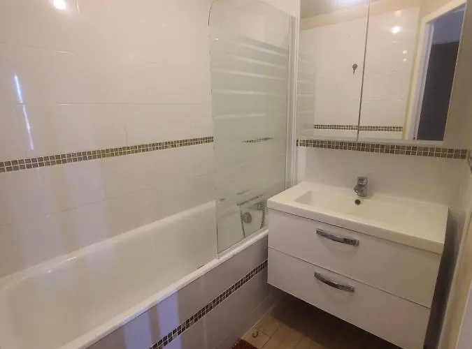 La Maison Du Bac Bed & Breakfast